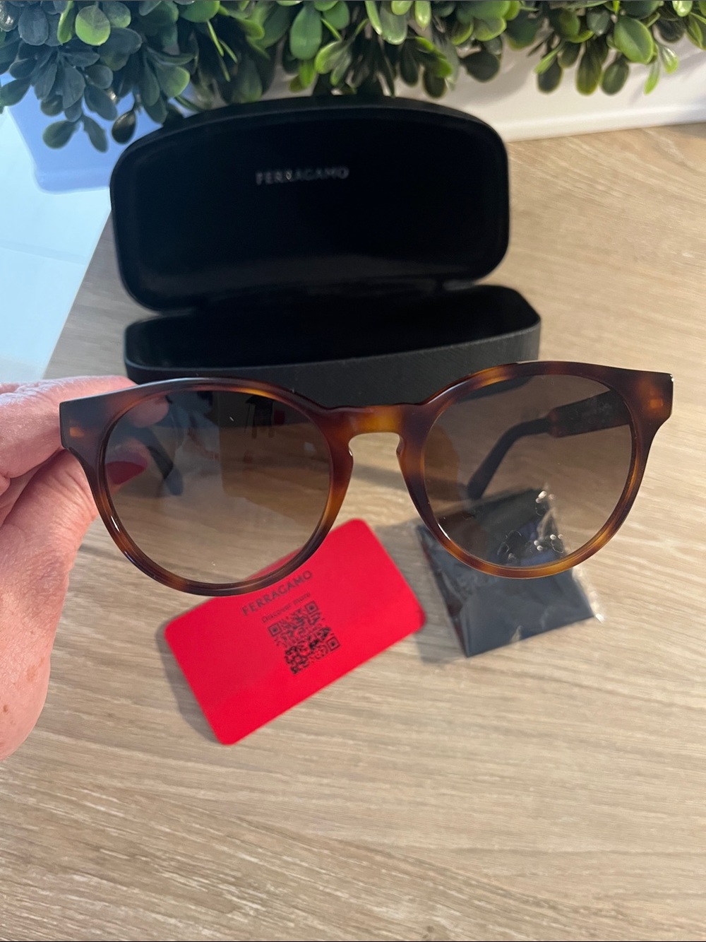 Salvatore Ferragamo Brown Tortoiseshell Round Sunglasses